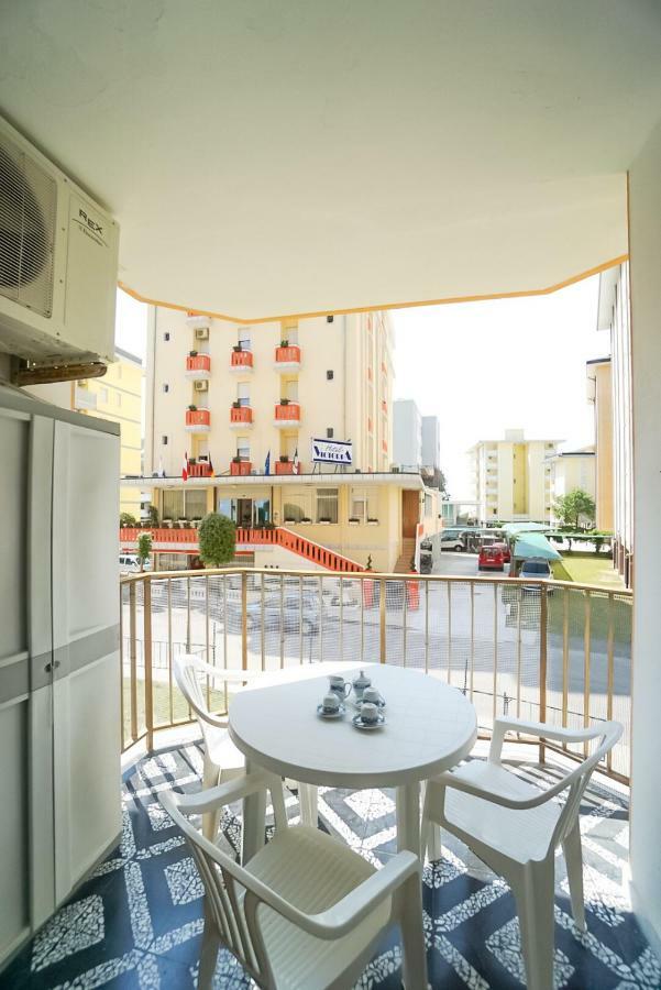 Residence Giuliana Μπιμπιόνε Εξωτερικό φωτογραφία