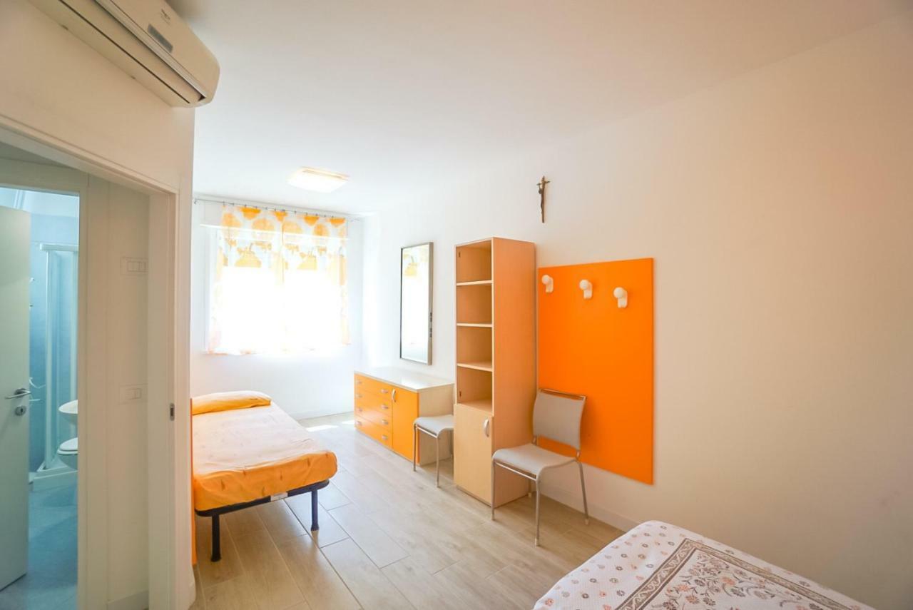 Residence Giuliana Μπιμπιόνε Εξωτερικό φωτογραφία
