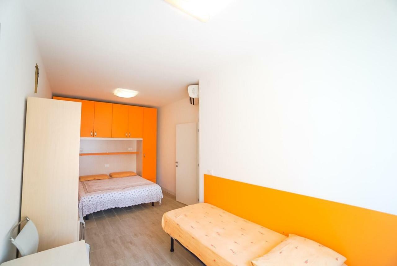 Residence Giuliana Μπιμπιόνε Εξωτερικό φωτογραφία